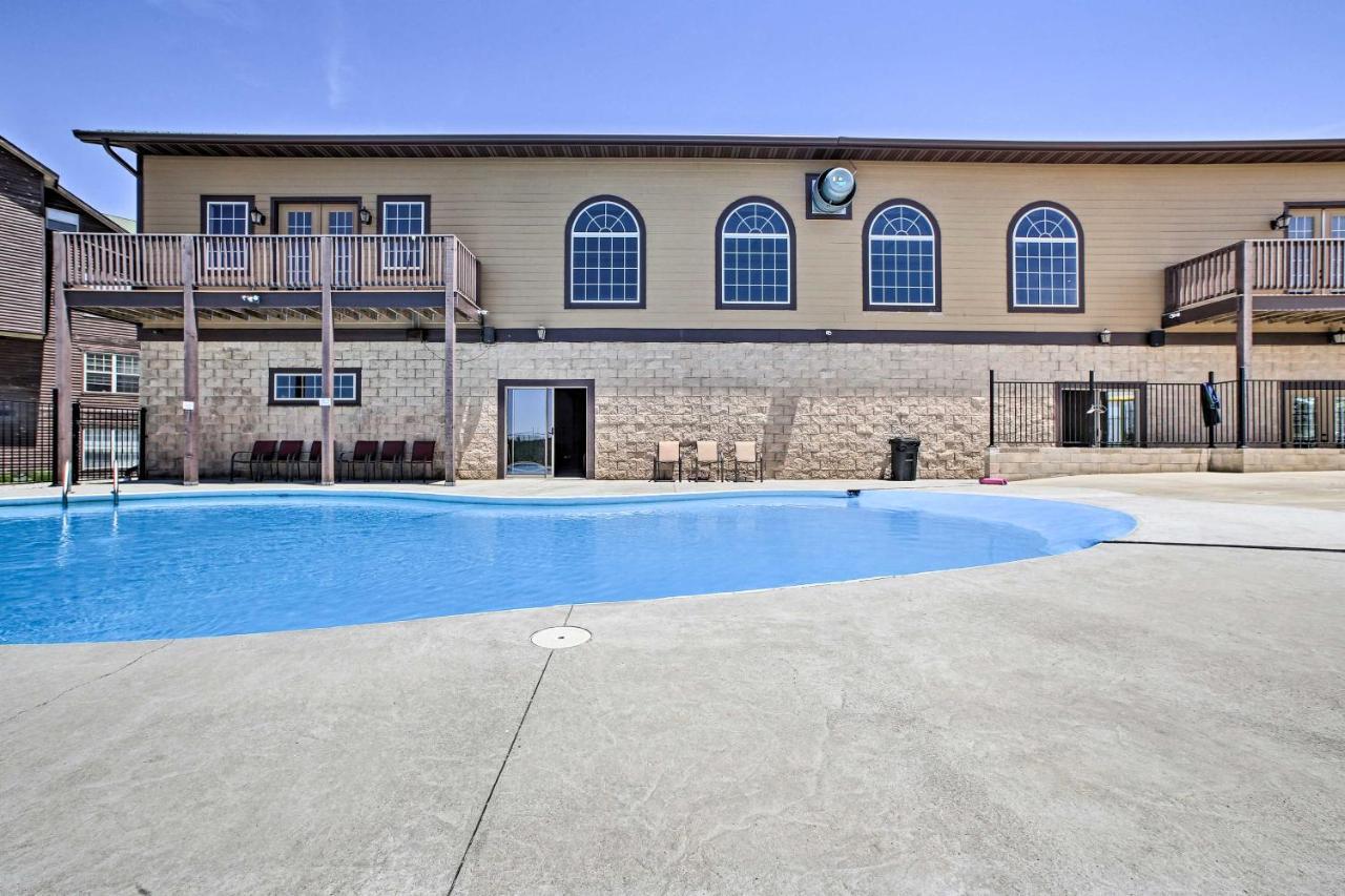 Апартаменты Luxe Branson Retreat With Mtn Views And Pool Access! Экстерьер фото